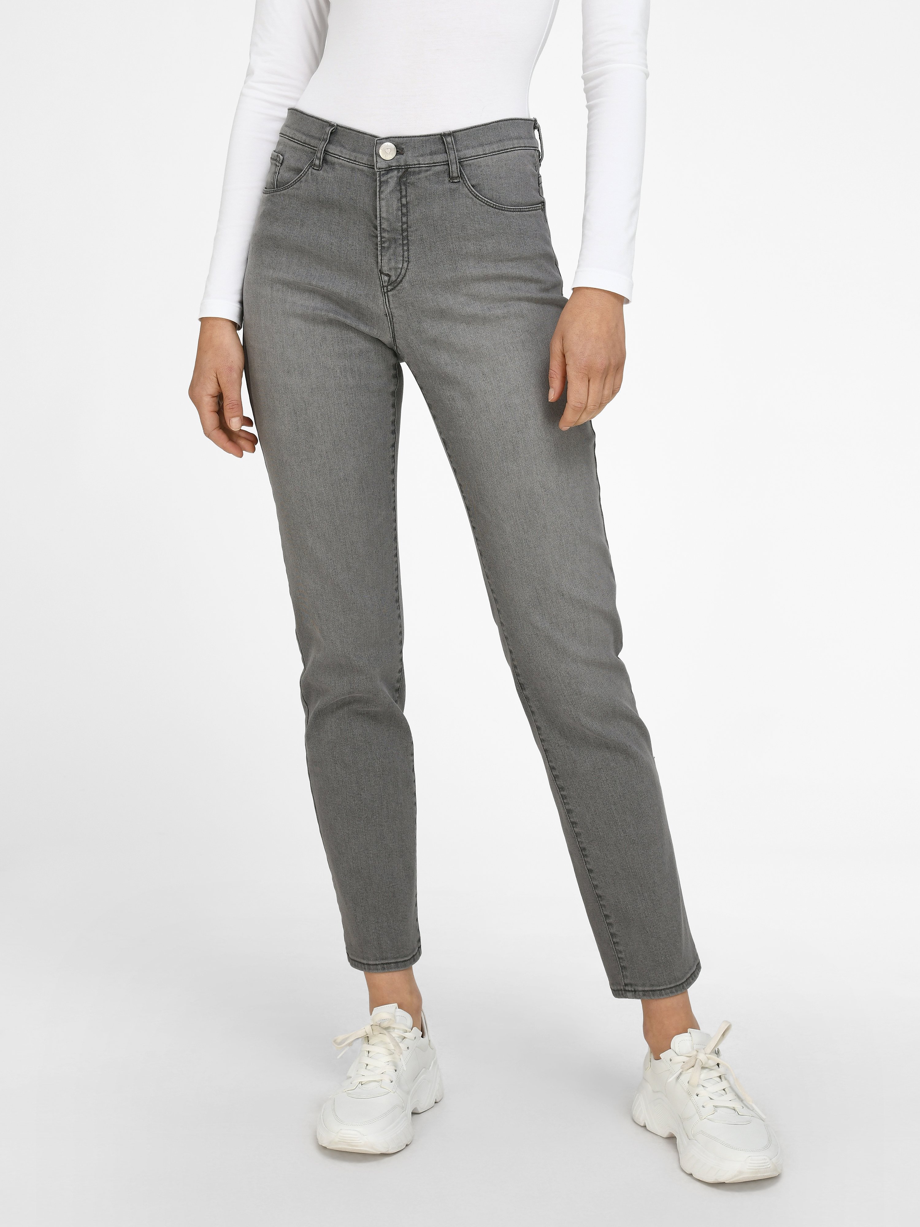 „Feminine Fit“-Jeans Modell Nicola