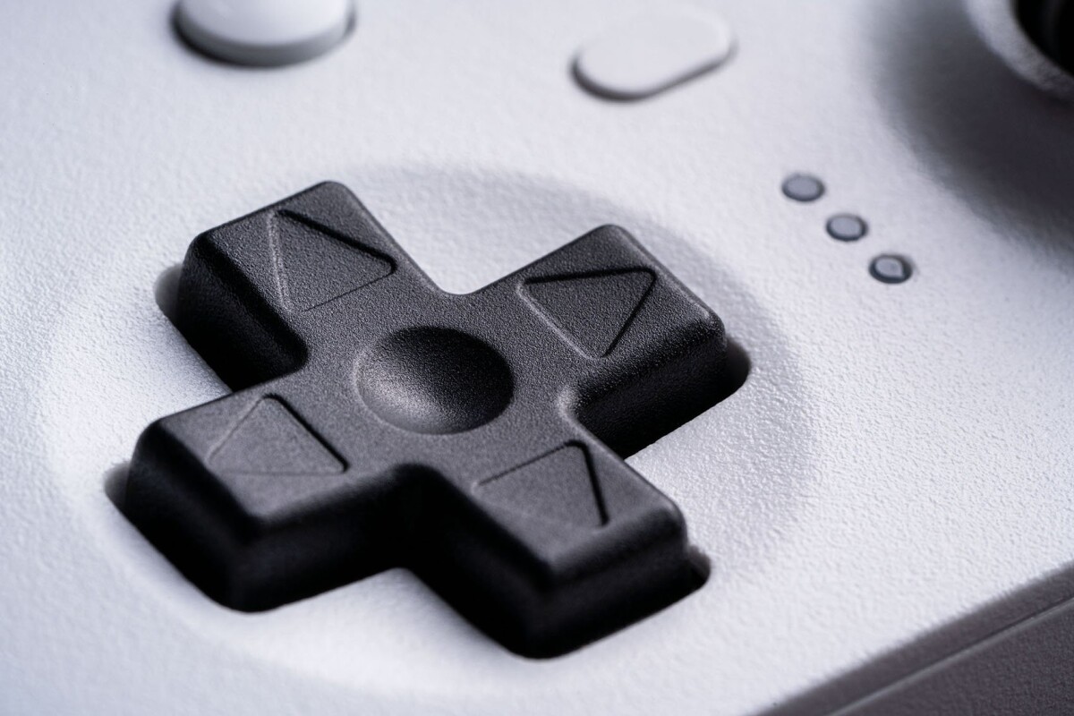 8Bitdo - Ultimate Trådløs Controller Inkl. Ladestation - Bluetooth - Hvid