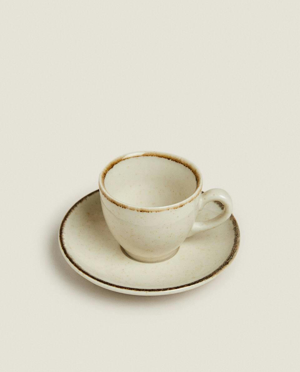 XÍCARA DE CAFÉ COM BORDA