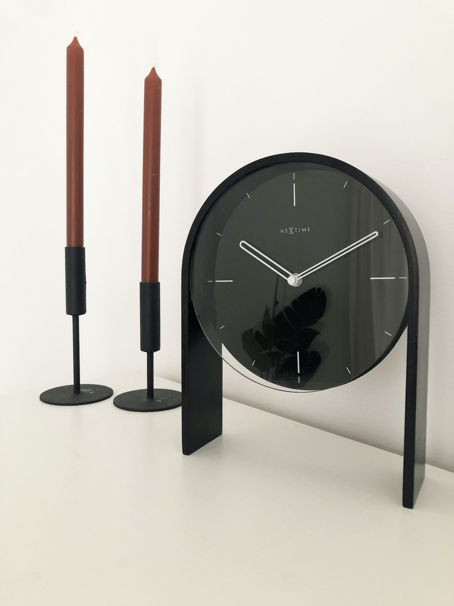 Tischuhr NEXTIME