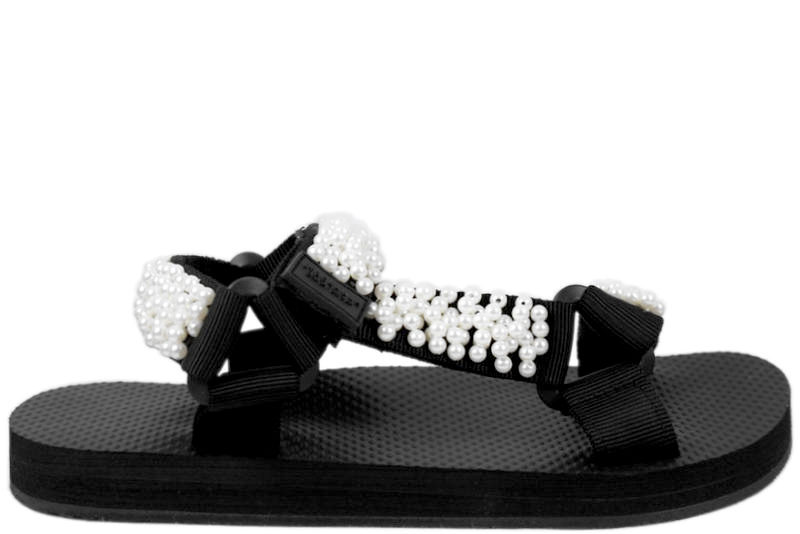 STOCKHOLM DESIGN SORT SANDAL MED PERLER