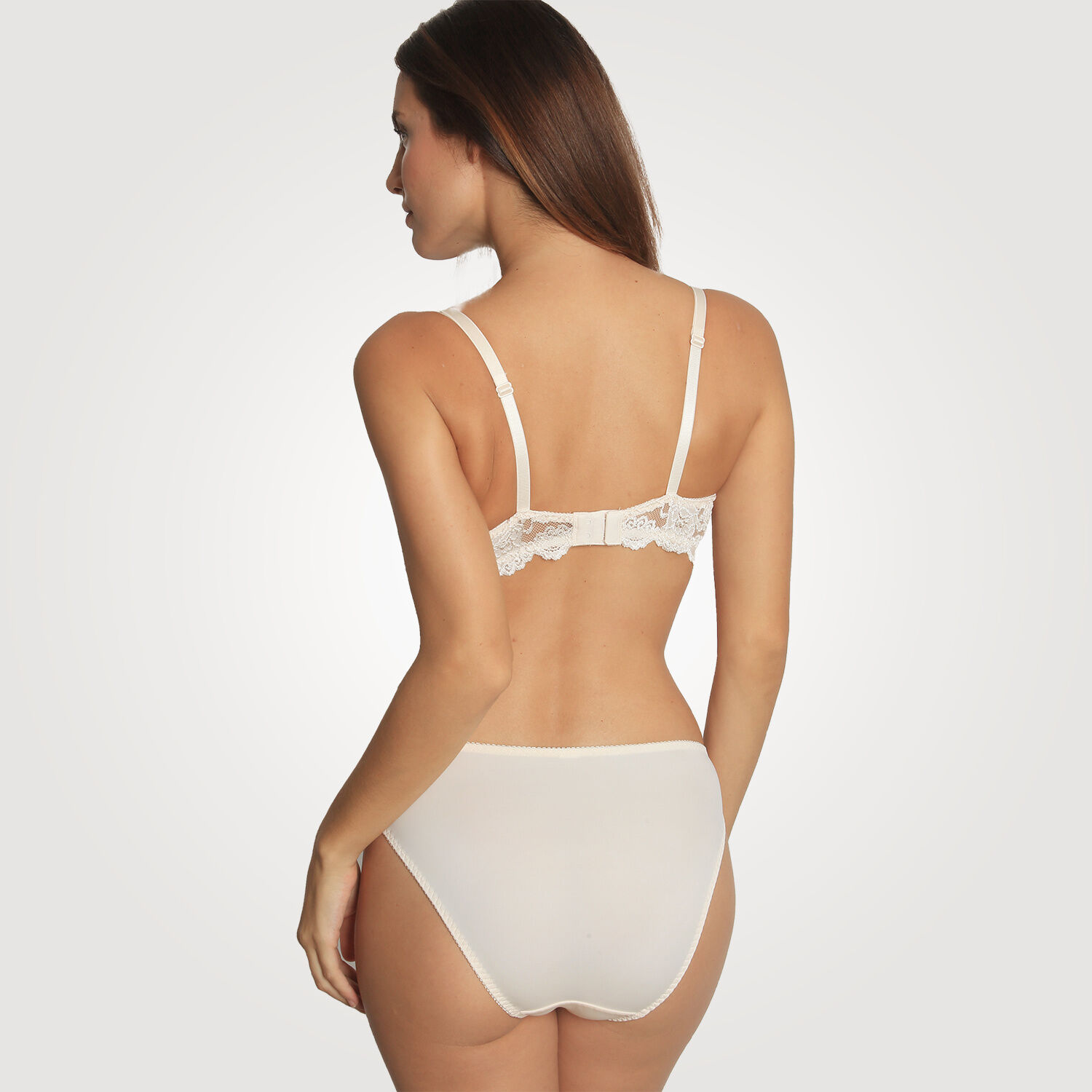 Slip mit Spitzen