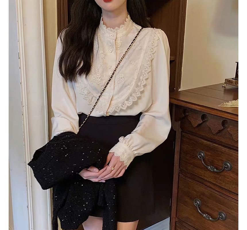 Everose - Blouse met lange mouwen, col, effen kantpaneel en knoopjes