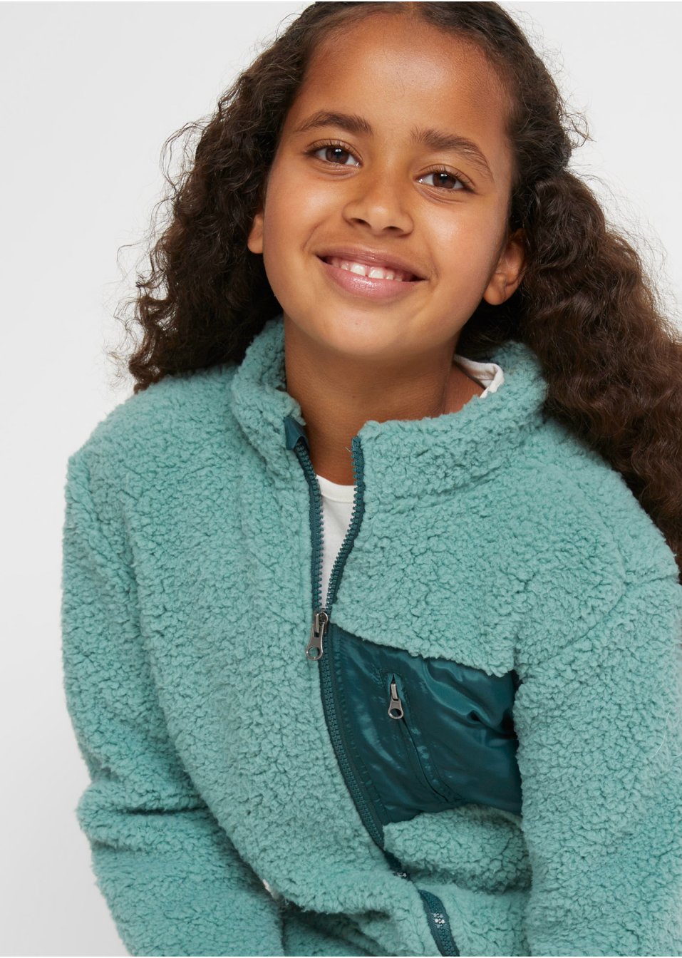Veste enfant en maille polaire peluche avec poche poitrine