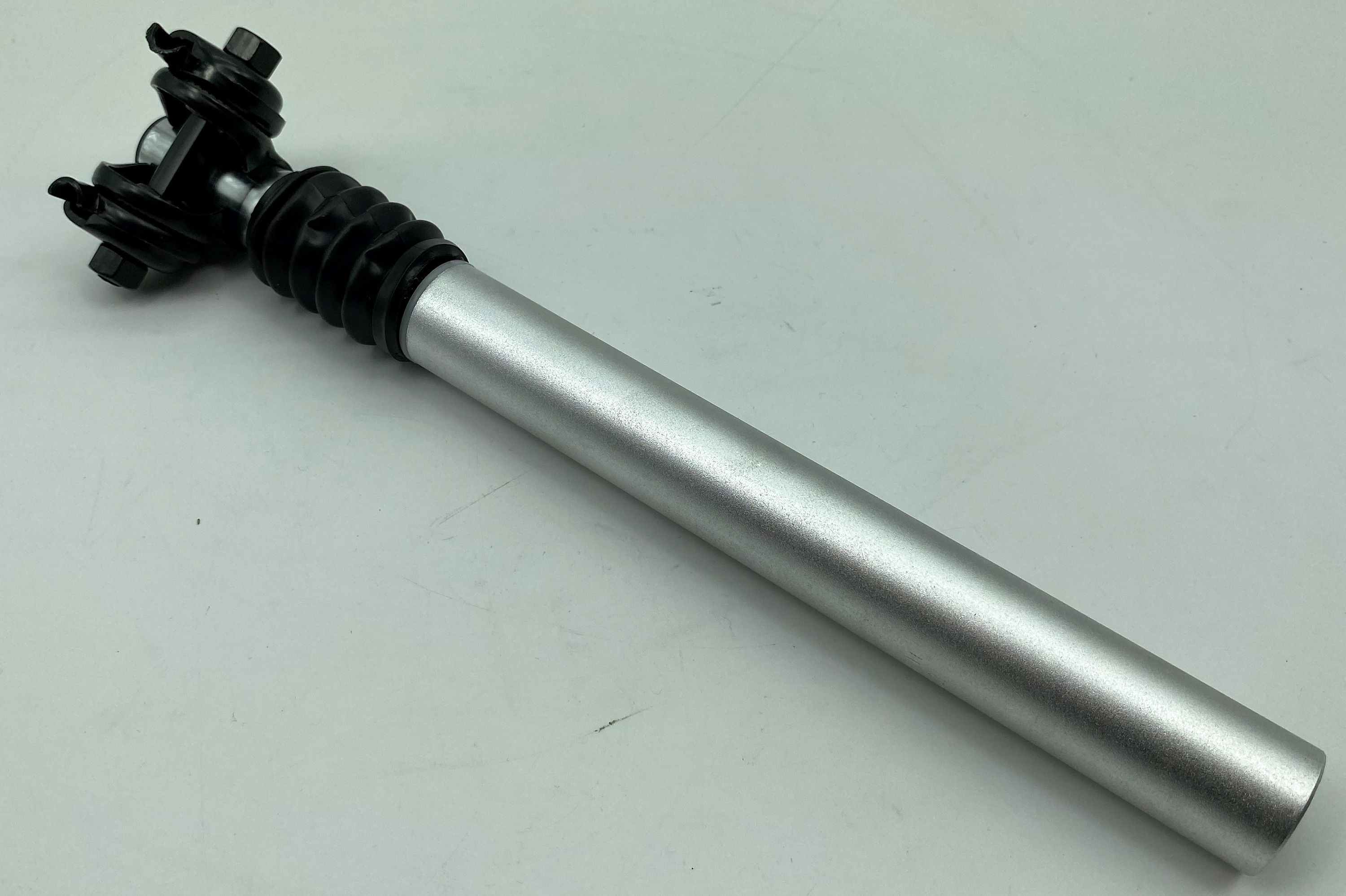 Peng Bo Federsattelstütze Ø 29,2 mm Silber mit Kloben