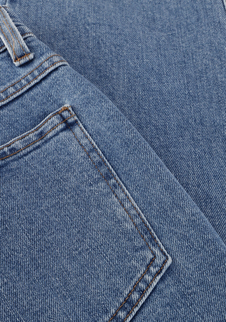 lichtblauwe closed slim fit jeans pedal pusher 1