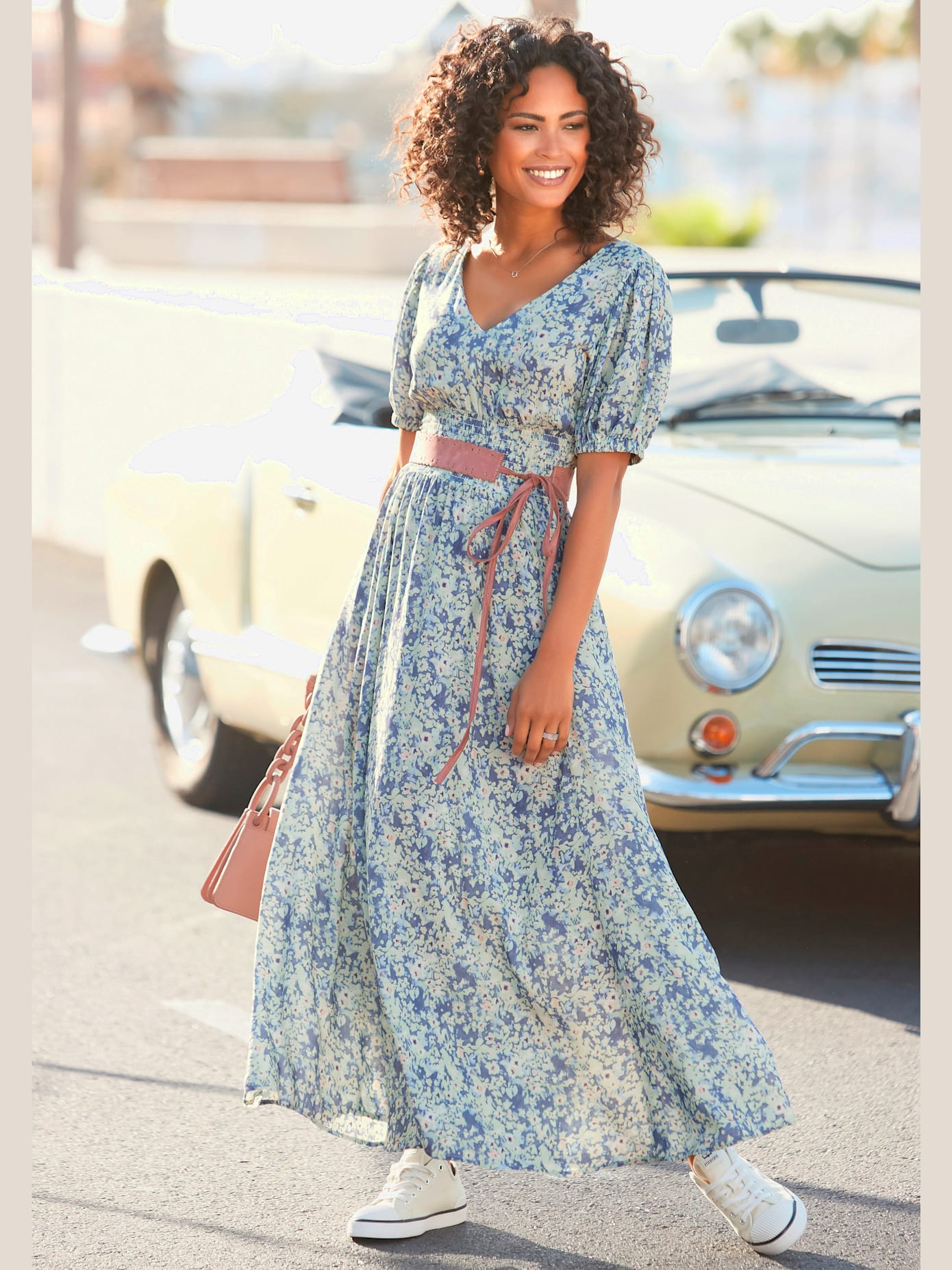 Robe longue encolure en v dégagée