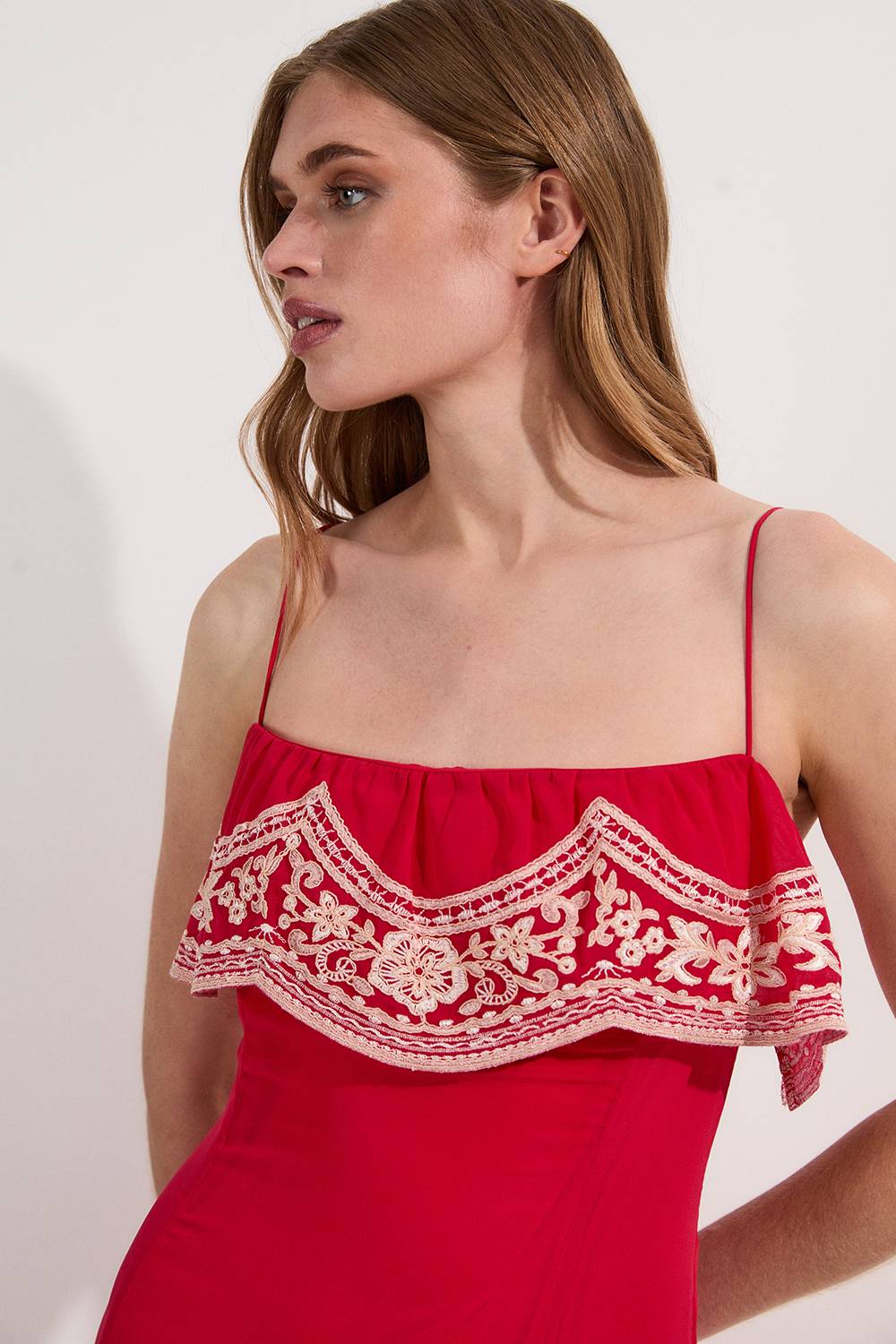 KarenMillen Robe midi longue à appliques brodées et fines bretelles