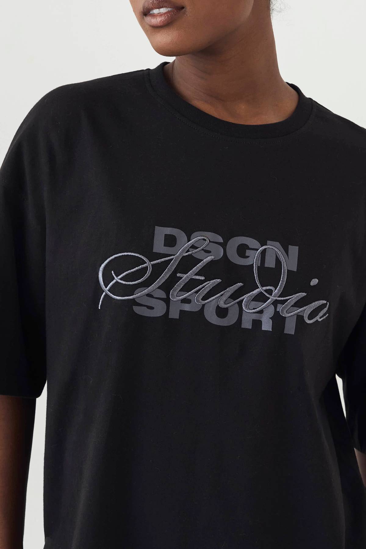 T-Shirt Oversize DSGN Studio Sport