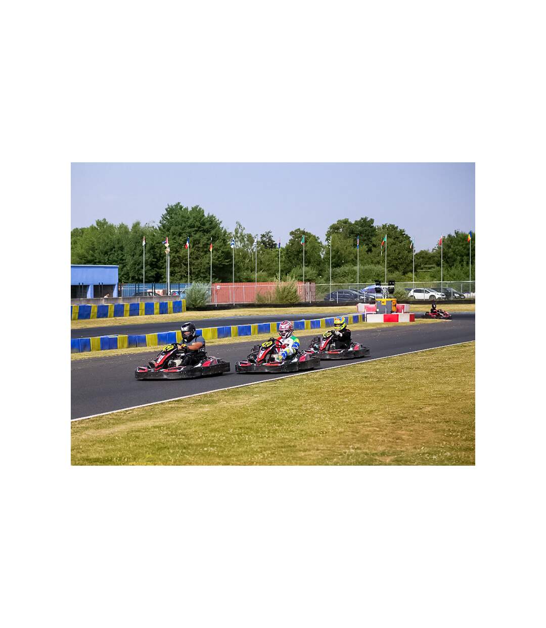2 sessions de kart pour 2 personnes près de Paris - SMARTBOX - Coffret Cadeau Sport & Aventure