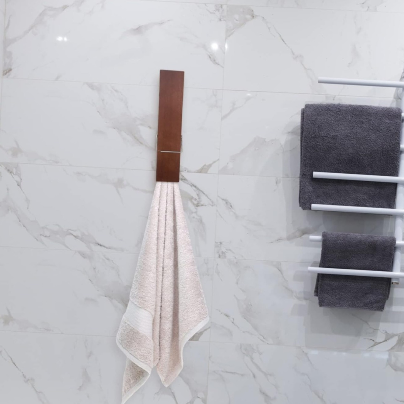 (30cm) Holz Handtuch Halterung Klammer Geschirrtuch Aufhänger Clip im Wäscheklammer Design für Wände / Türen - Braun