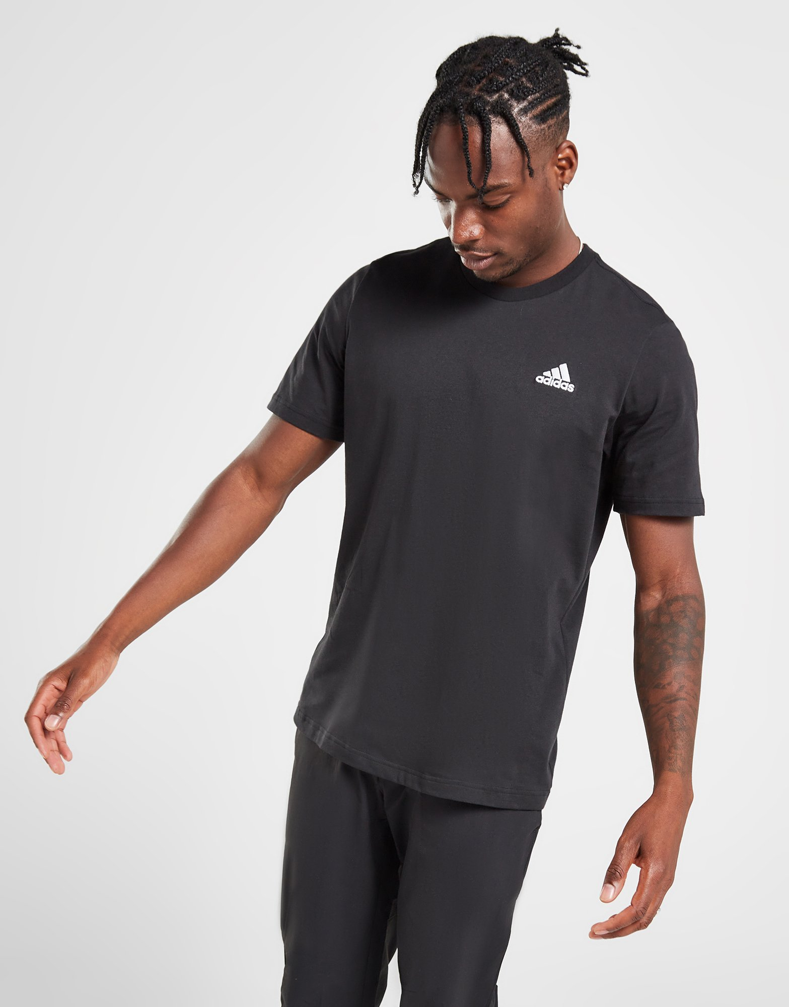 adidas T-shirt en jersey à petit logo brodé Essentials