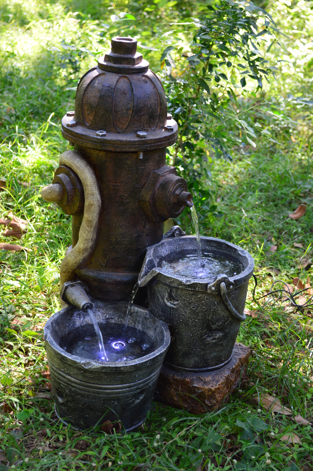 Brunnen HERMES - Steinoptik - mit Wasserpumpe
