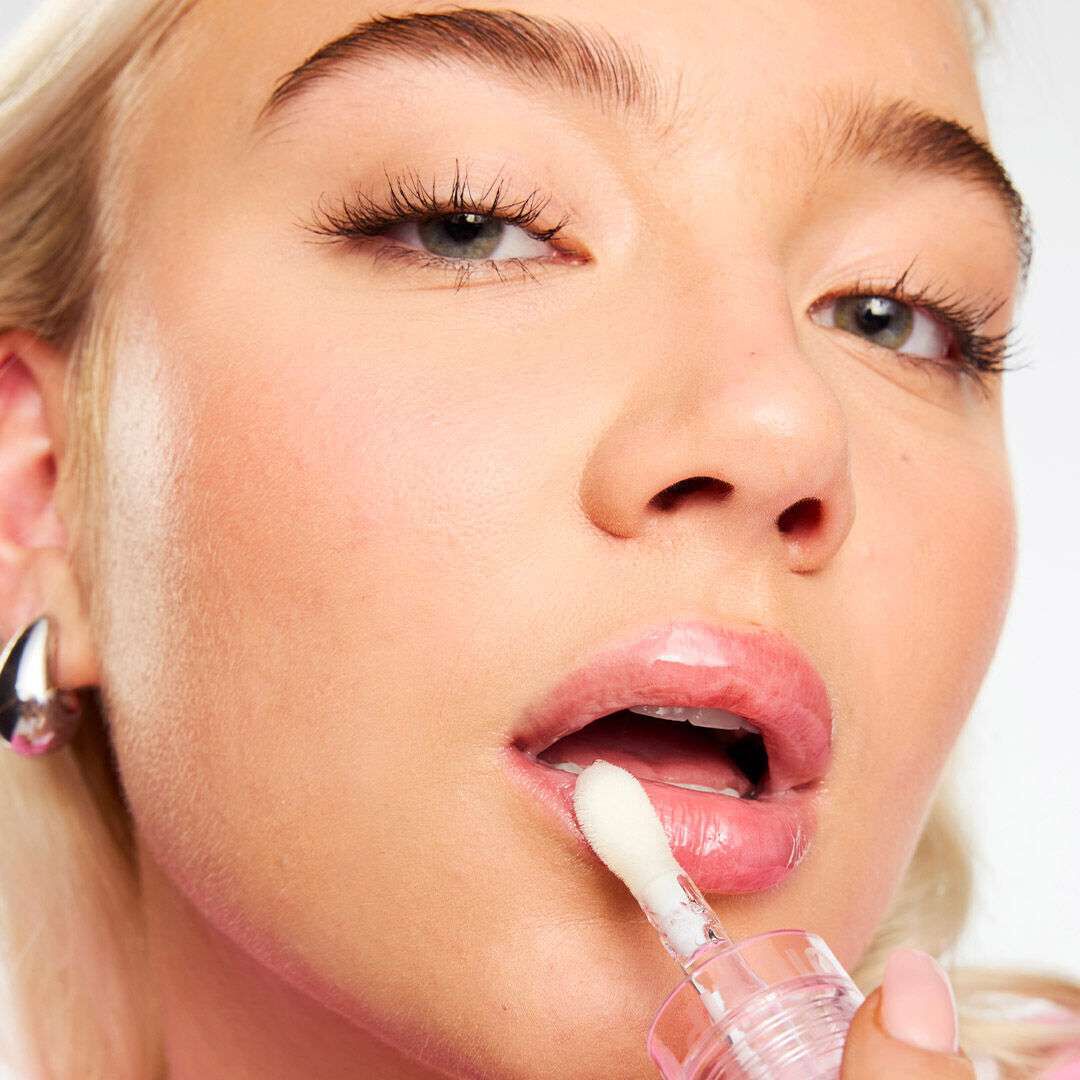 REVOLUTION  Pout Lip Oil