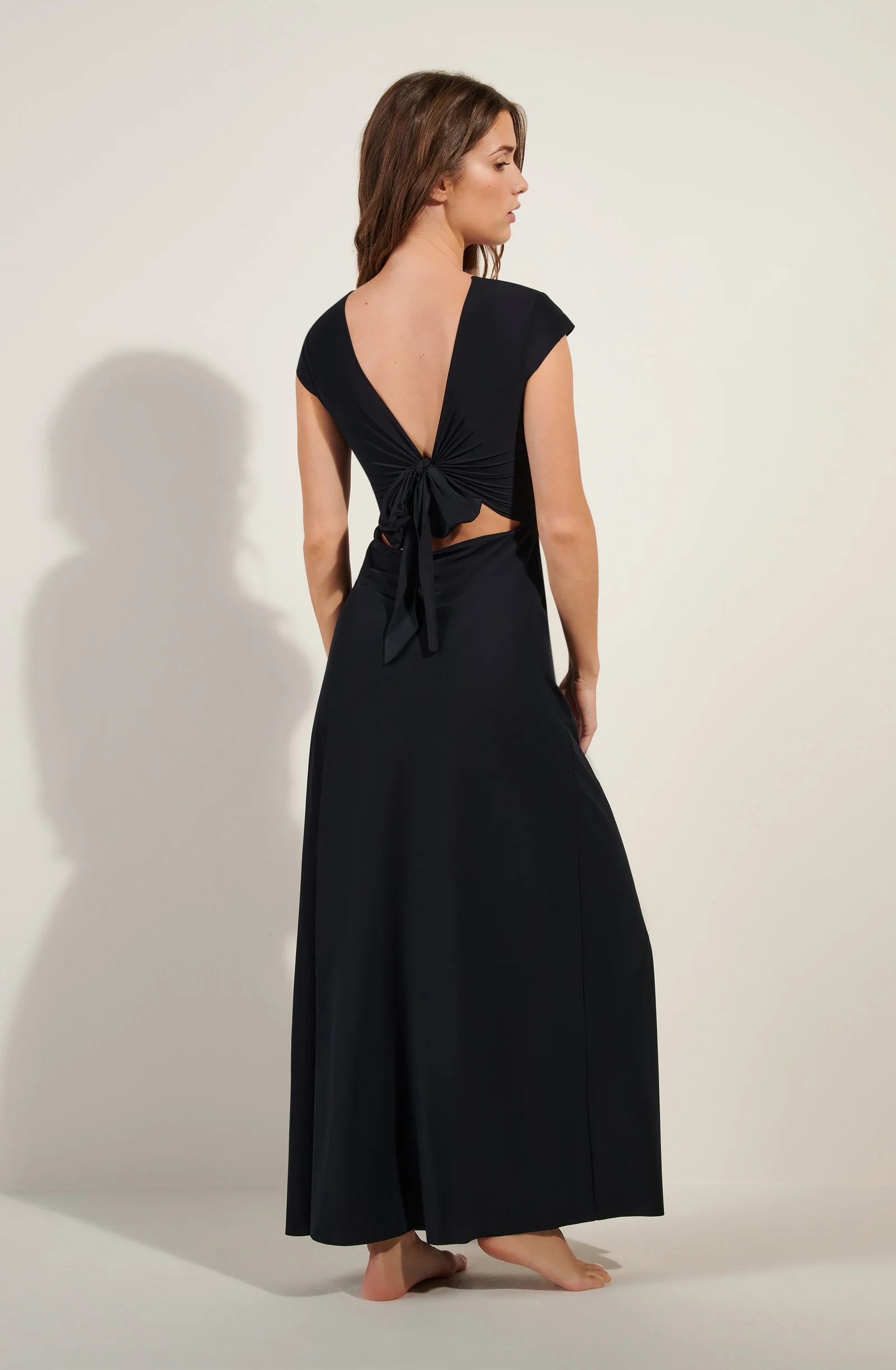 kolil Robe longue noire découpe cropped Noir