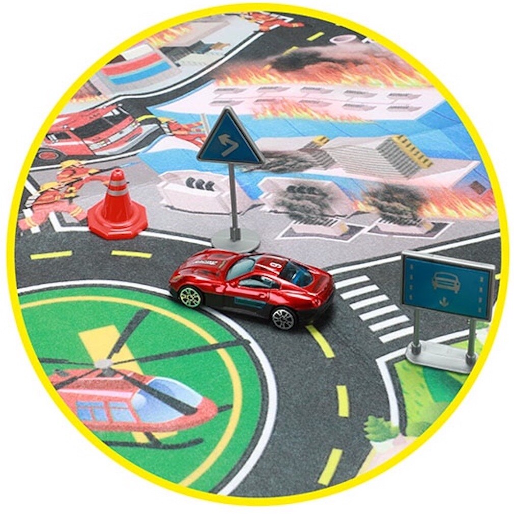 Spielautos mit einer Spielmatte und Verkehrszeichen oder Tierfiguren