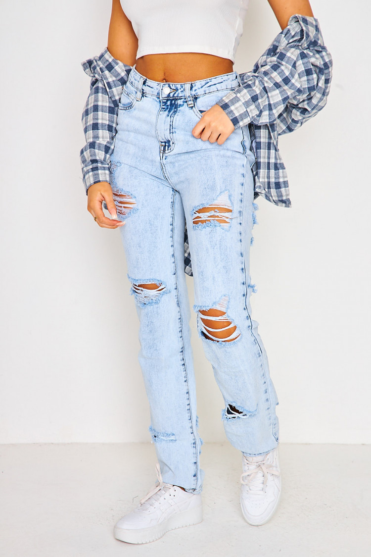 Jeans bleu ciel déchiré coupe droite