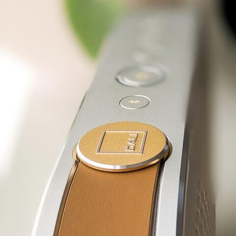 DALI KATCH G2 – exclusieve Bluetooth-luidspreker met schitterend geluid Caramel White