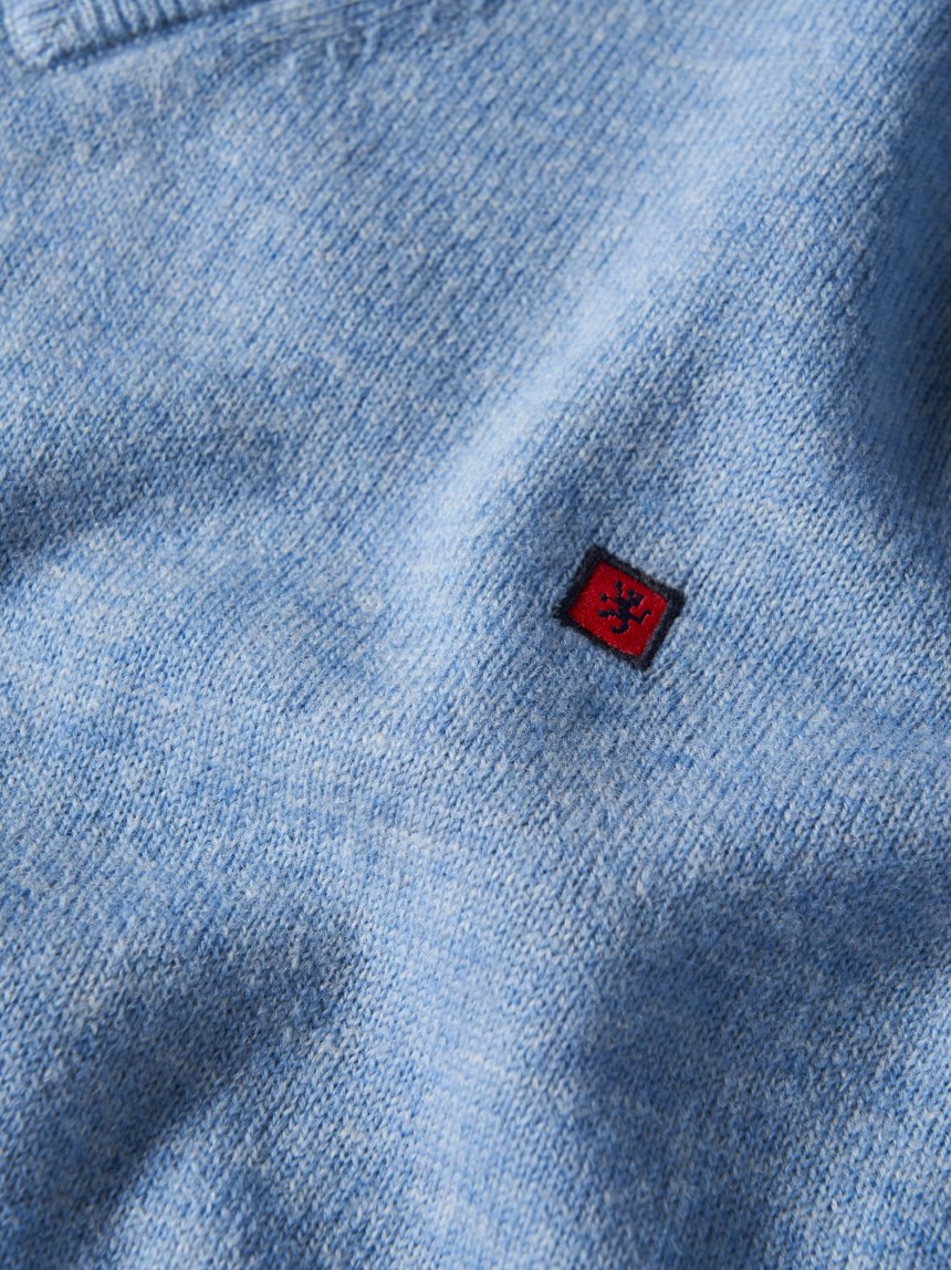 Pullover de lã decote em bico