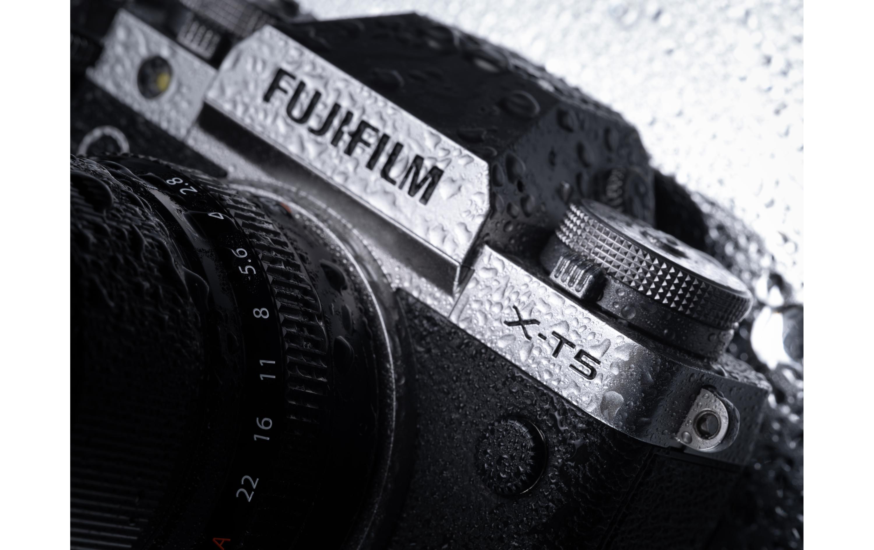 Fotokamera X-T5 Body Silber<br>Spiegellose Systemkamera mit 40.2 Megapixel-Sensor und integriertem Fünf-Achsen-Bildstabilisator
