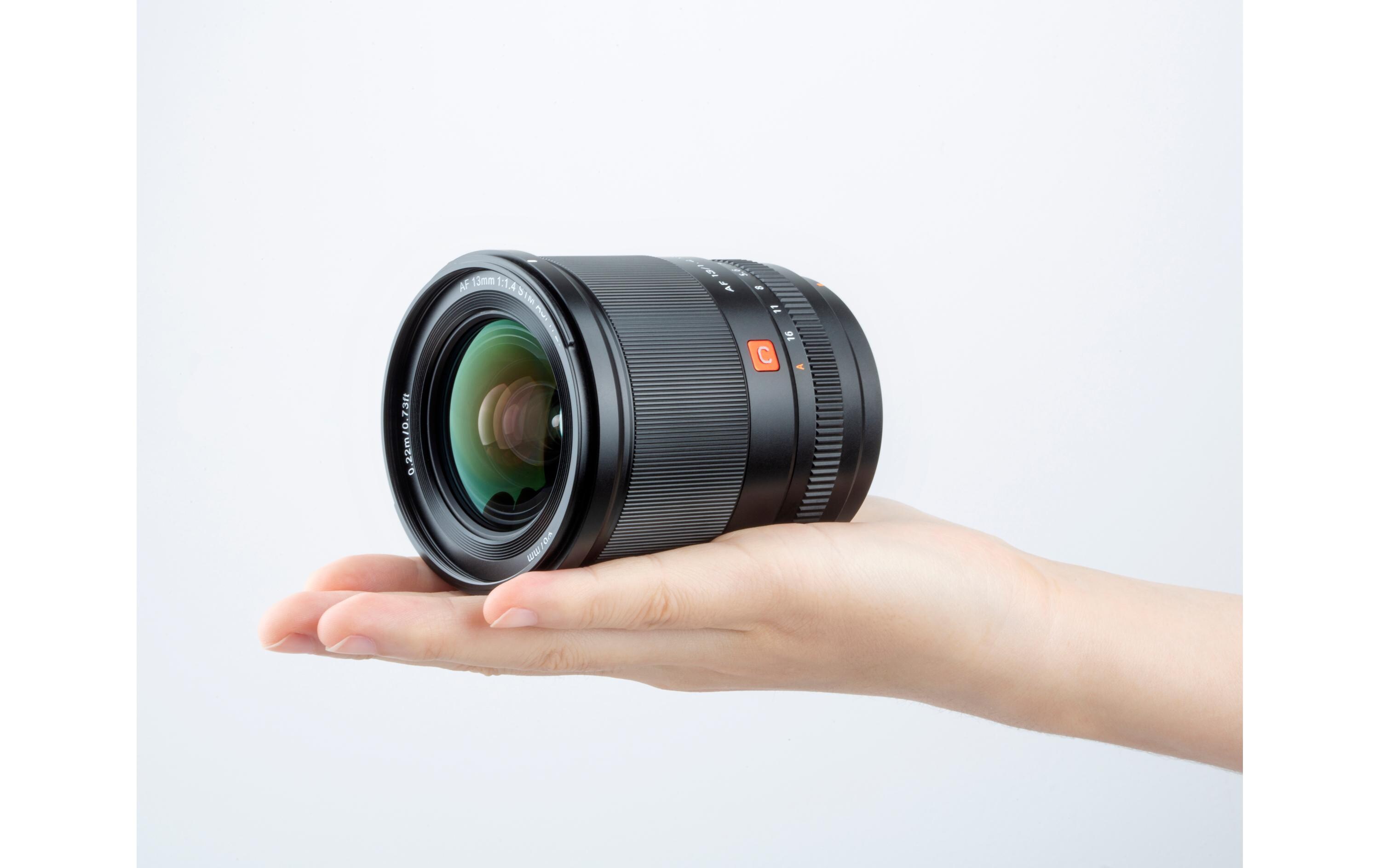 Festbrennweite AF 13mm F/1.4 – Fujifilm X-Mount<br>13 mm F1.4 XF Autofokus-Ultraweitwinkel-Objektiv unterstützt Eye AF Gesichtserkennung Entwickelt für Fujifilm X-Mount-Kameramodelle