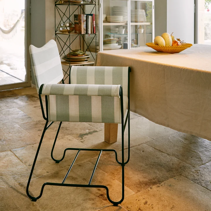 Gubi - Tropique Outdoor Dining Chair, classic black / Leslie Limonta (06)