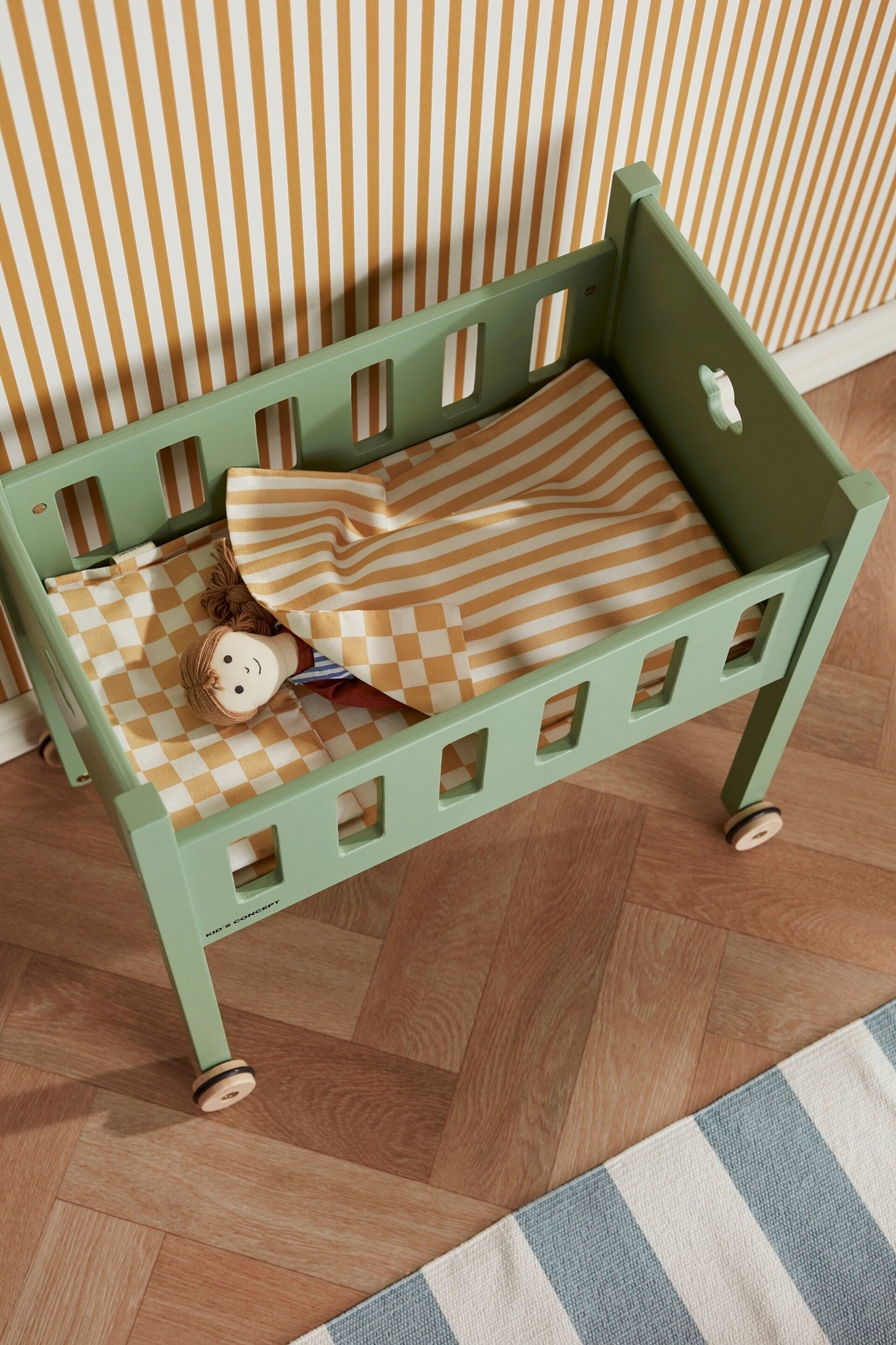 Kids Concept Puppenbett Carl Larsson grün