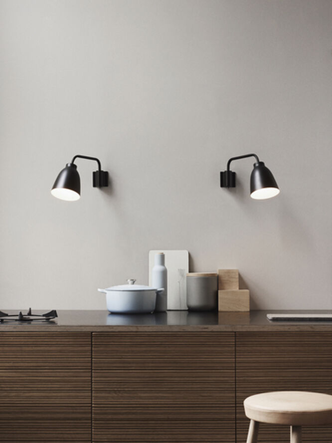 Fritz Hansen Caravaggio™ READ Black, Black Sort