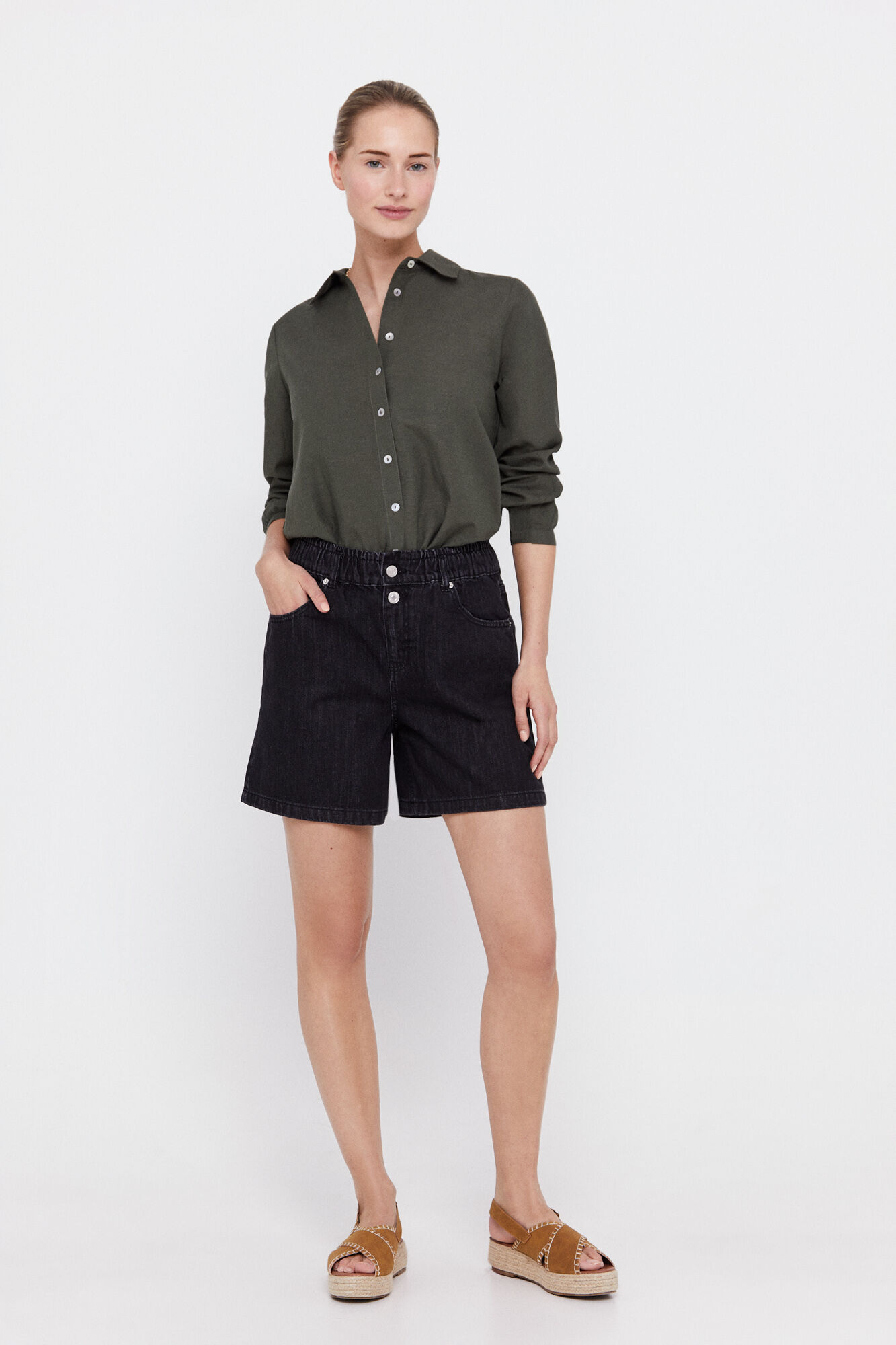 Shorts jeans de modelagem fácil - Preto