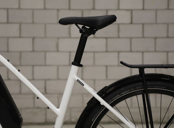 ZING GEN 2 TRAPEZ 545 E-City- u. Alltagsvelo  Weiss  M