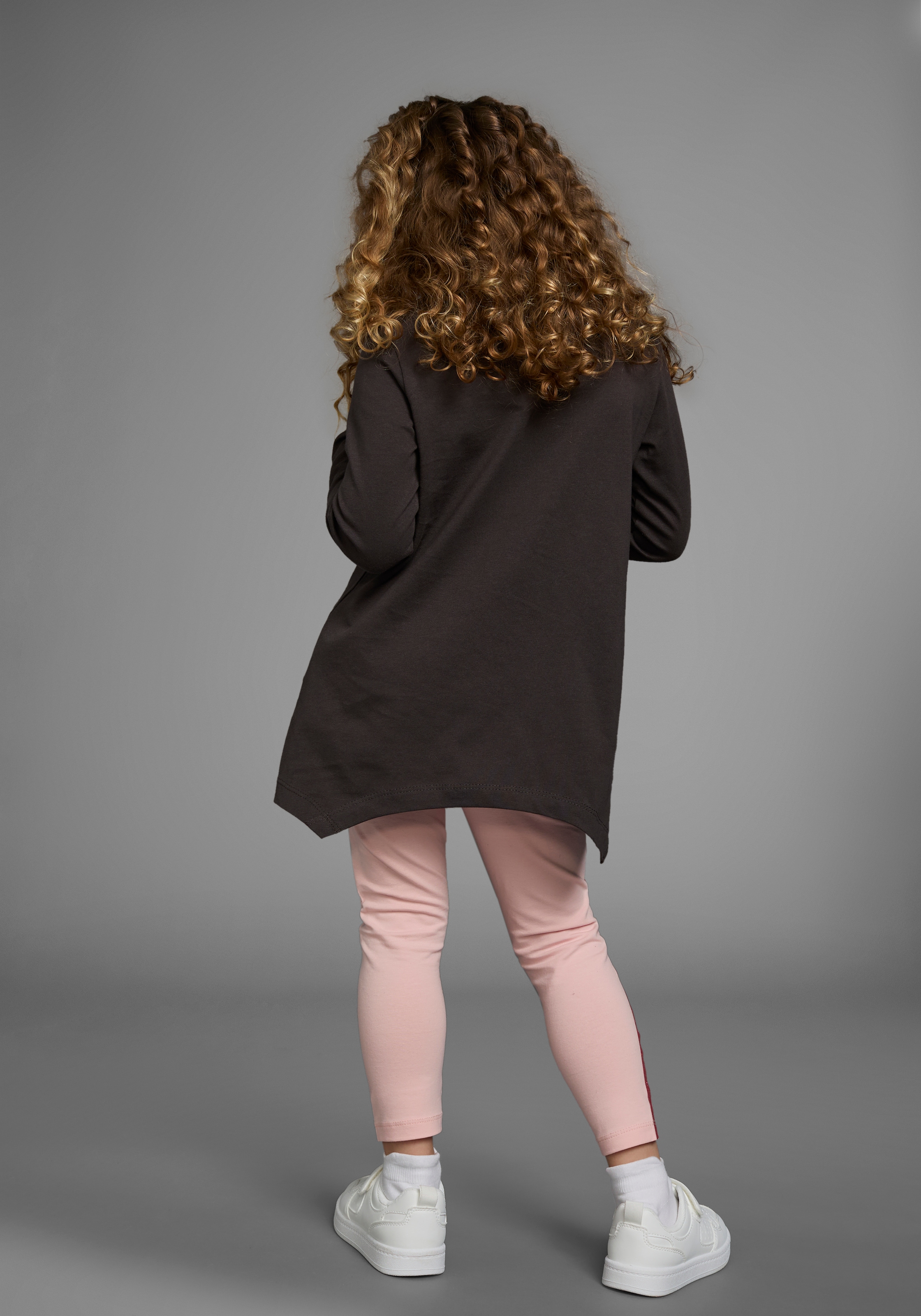 KIDSWORLD Langarmshirt & Leggings »2tlg. Set Shirt + Leggings mit Glitzerdetails«, 2 Stk. niedlicher Schmetterling für kleine Mädchen