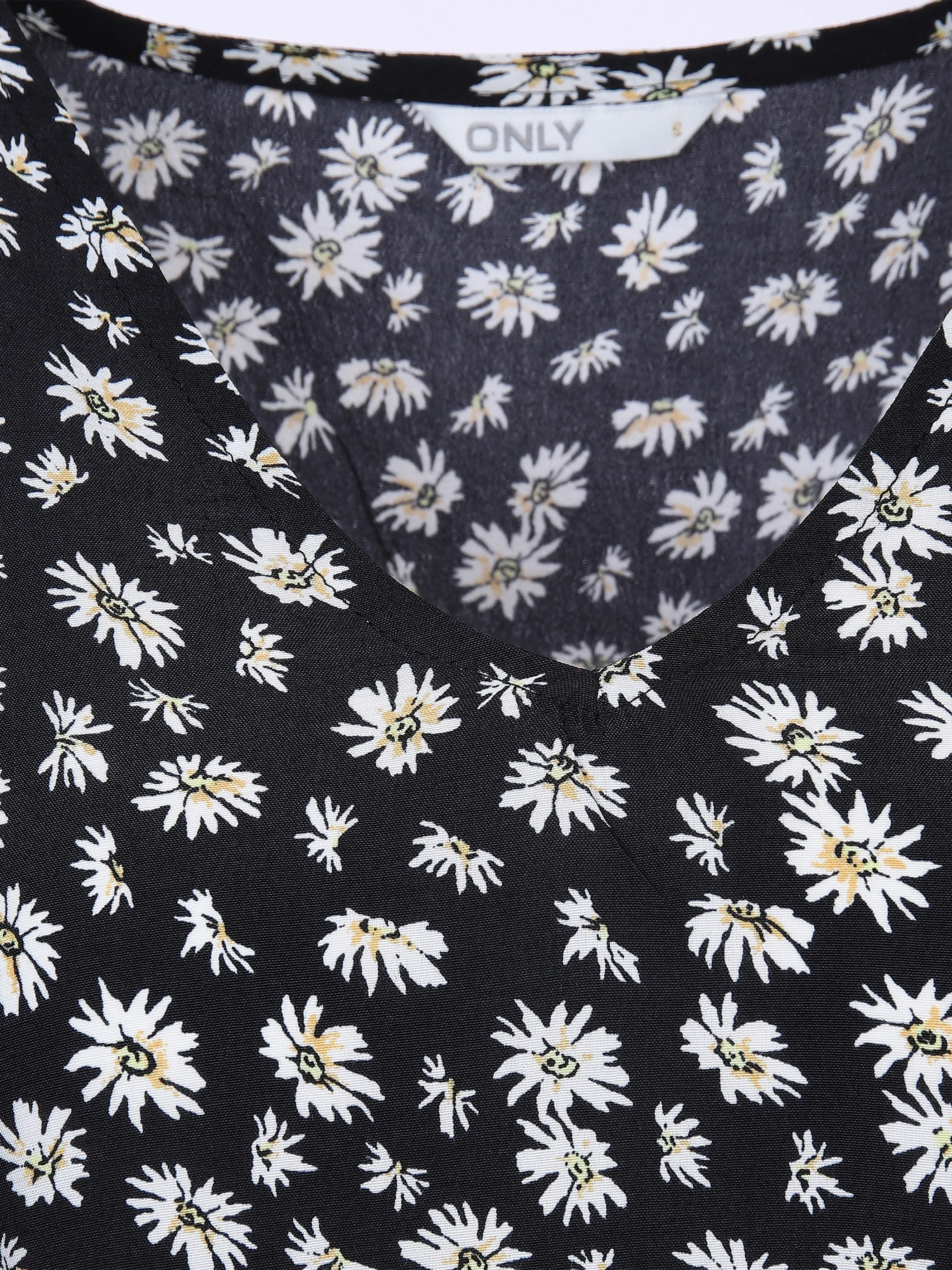 Only ONLHELGA S/S V-NECK T T-Shirt
