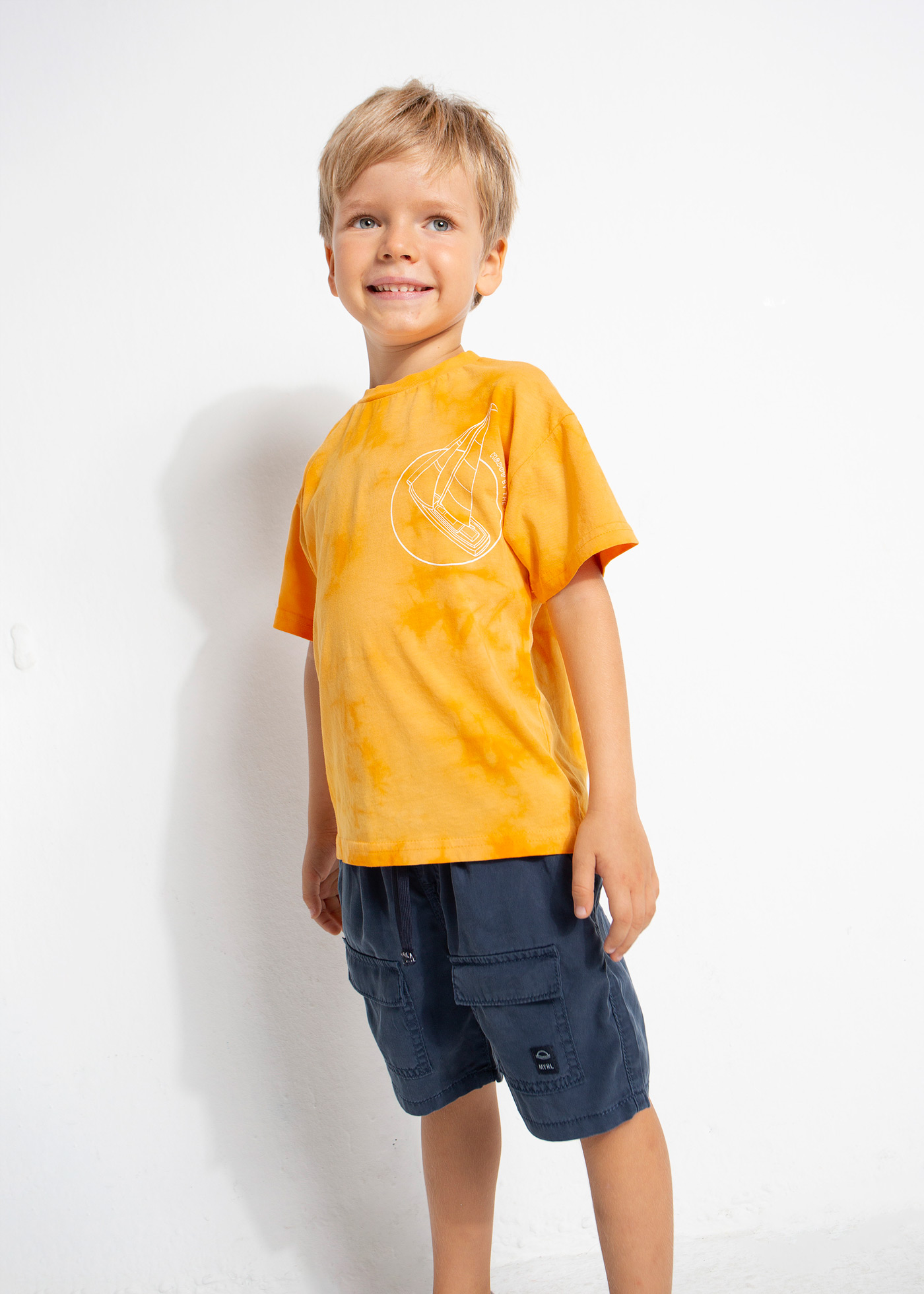 Camiseta tie-dye de algodão para meninos