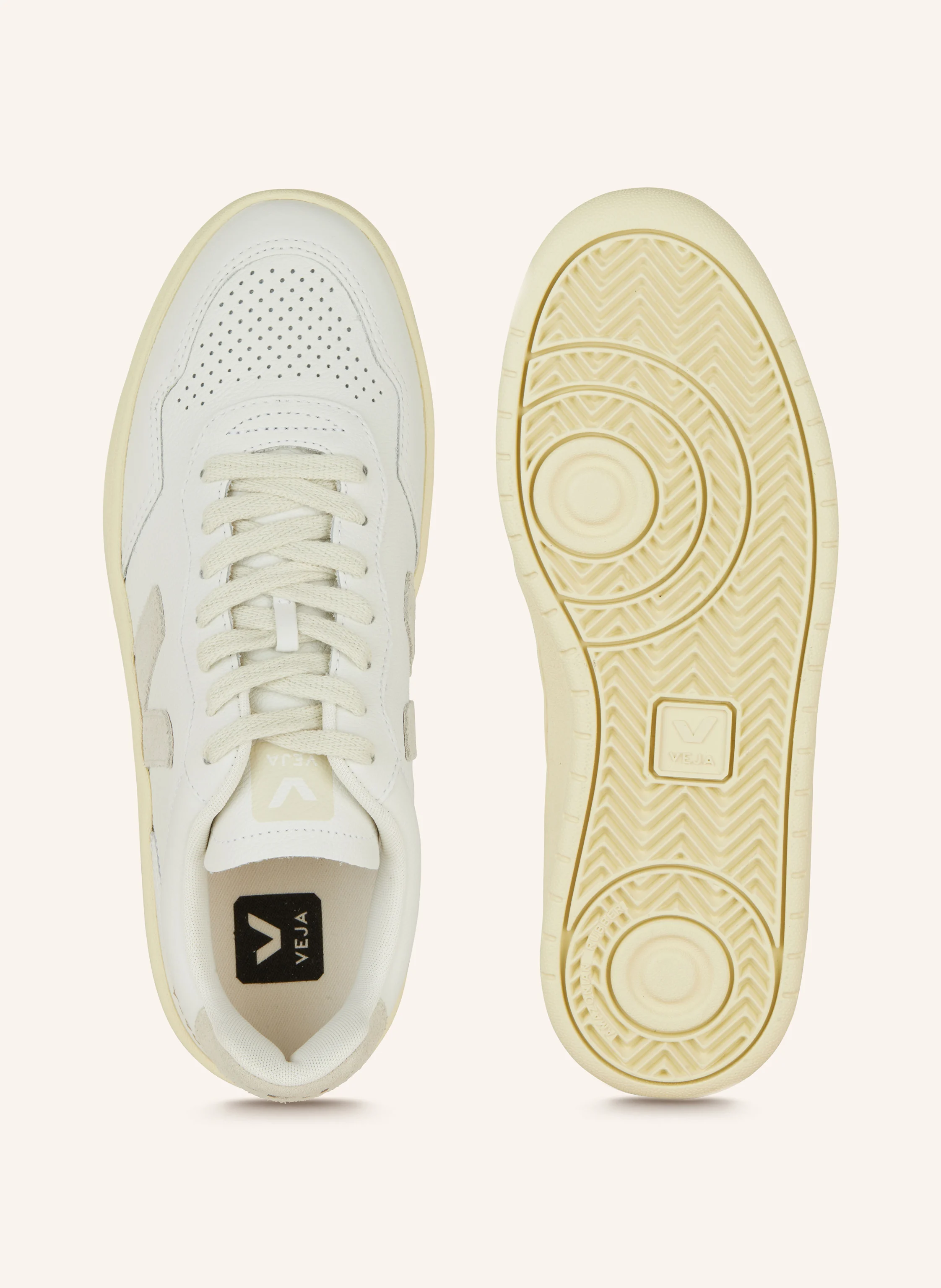 VEJA Sneaker V-90