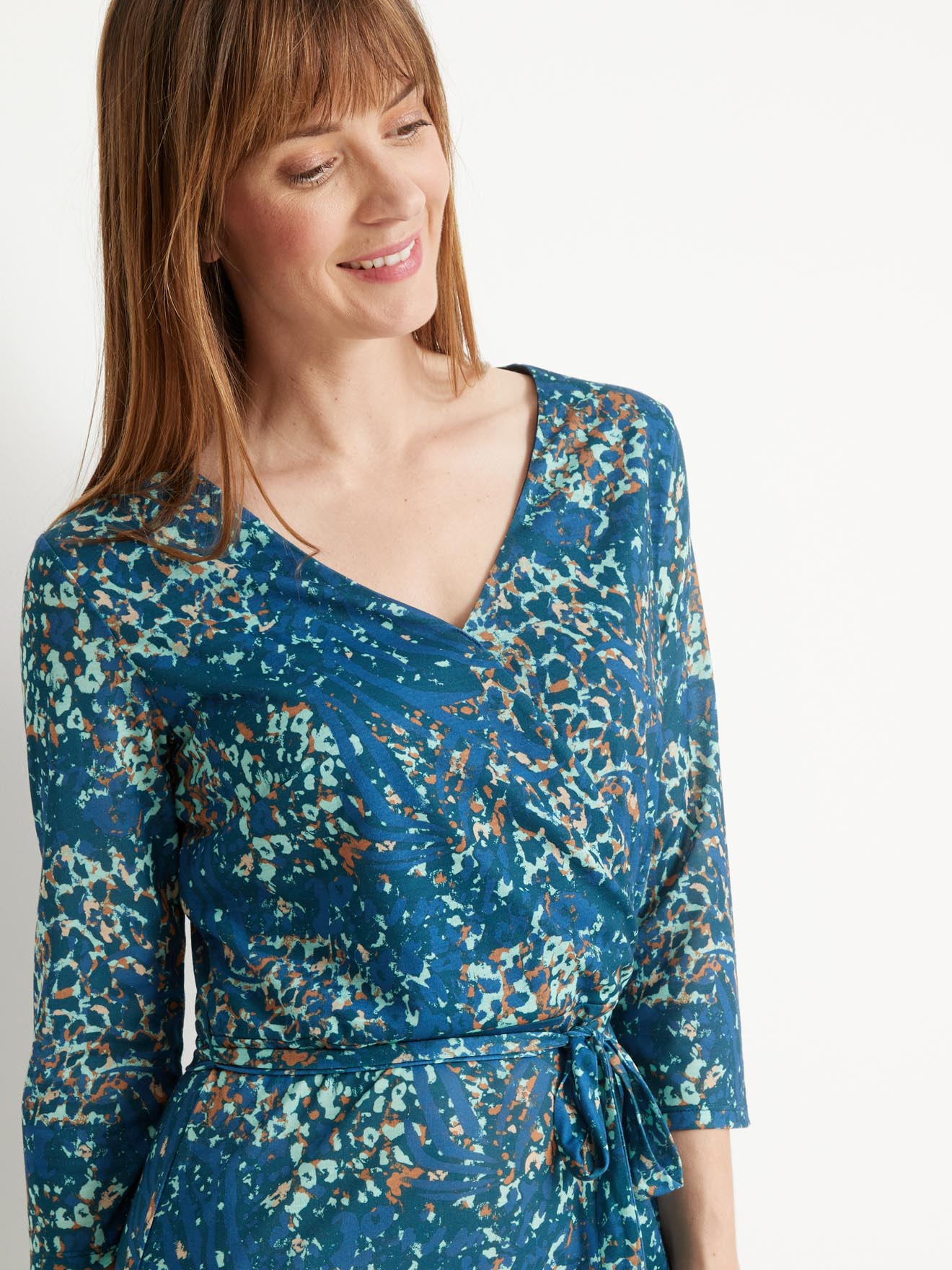 Robe en maille encolure V croisée