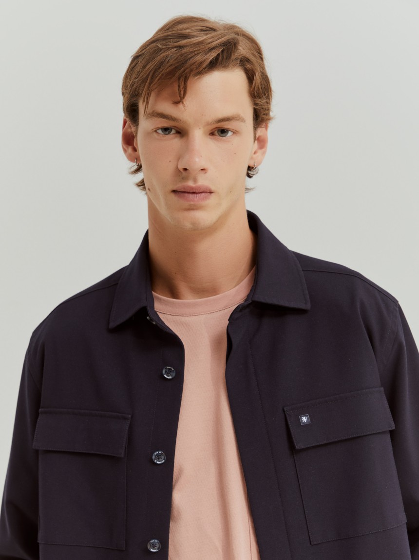 Sobrecamisa com bolsos