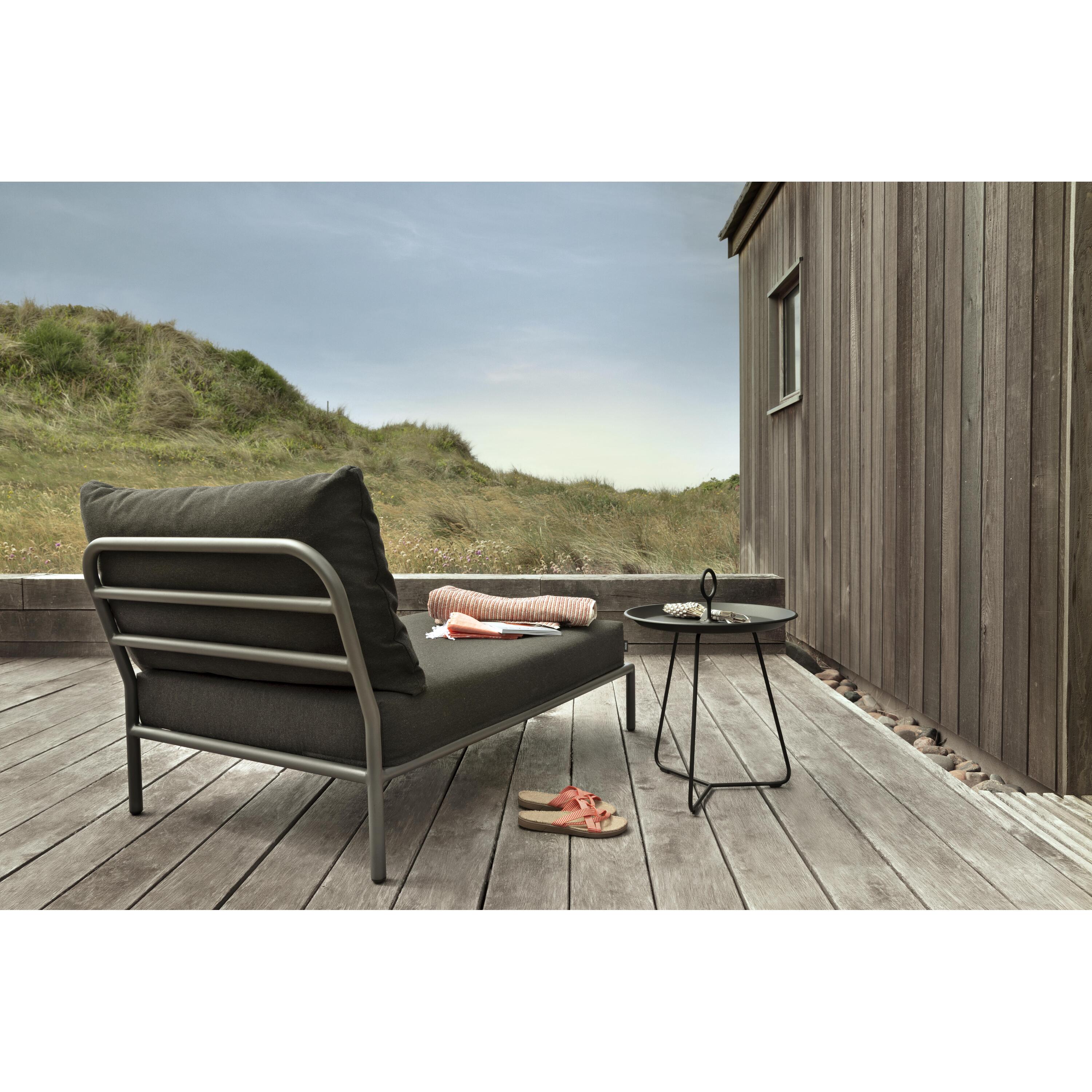 Level2 Chaise Longue ligbed frame donkergrijs stof leaf