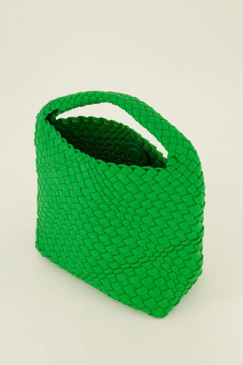 Groen gevlochten handtas