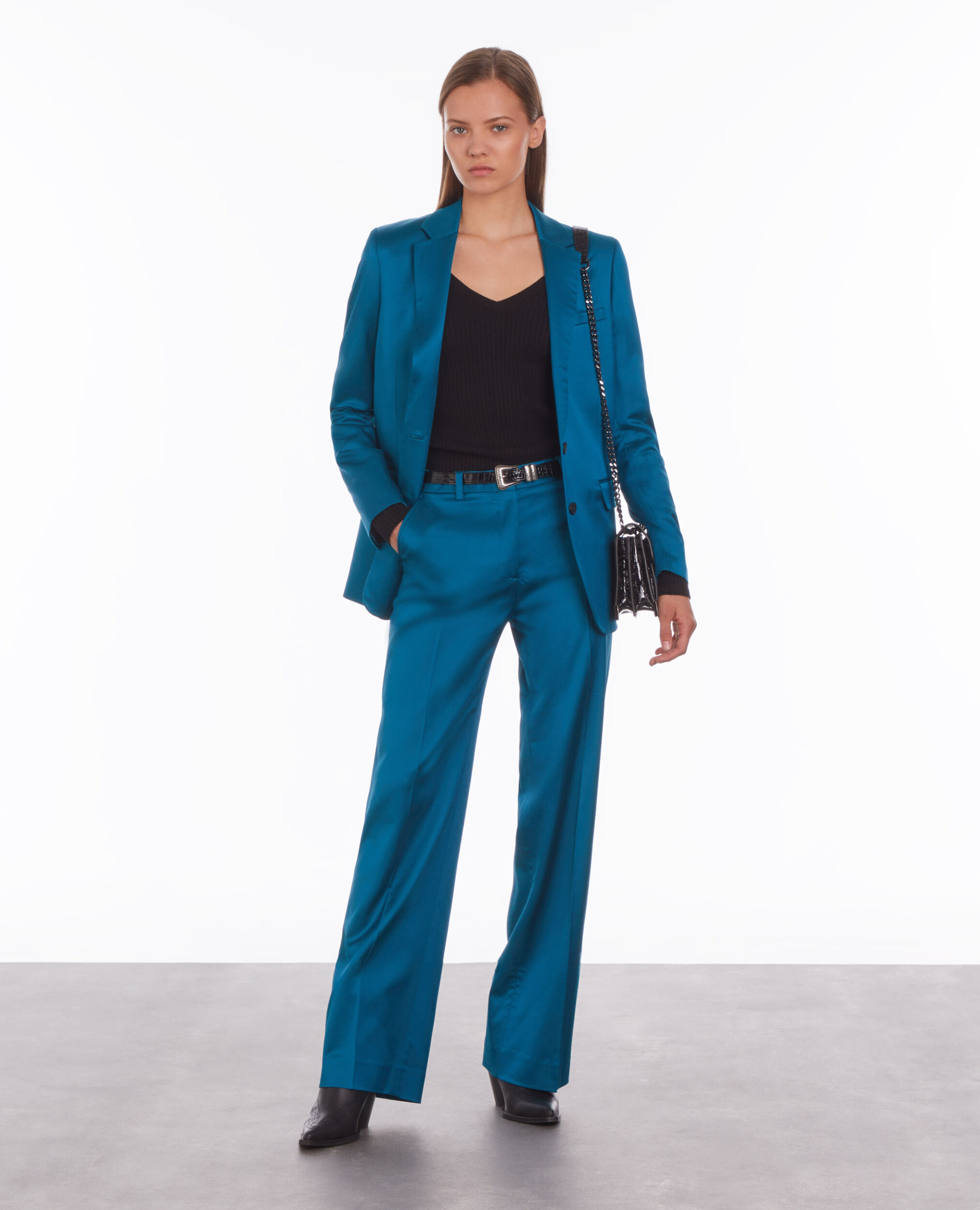 Veste tailleur bleue satinée