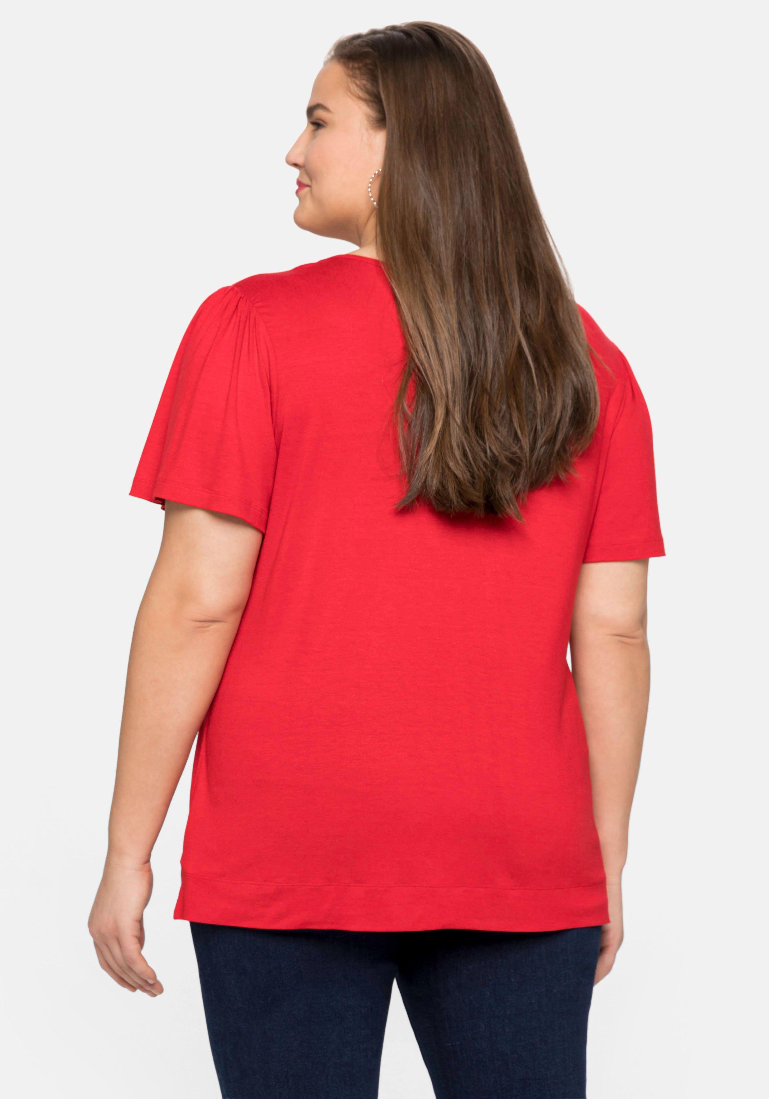 Shirt mit Cut-out am Ausschnitt und Flügelärmeln