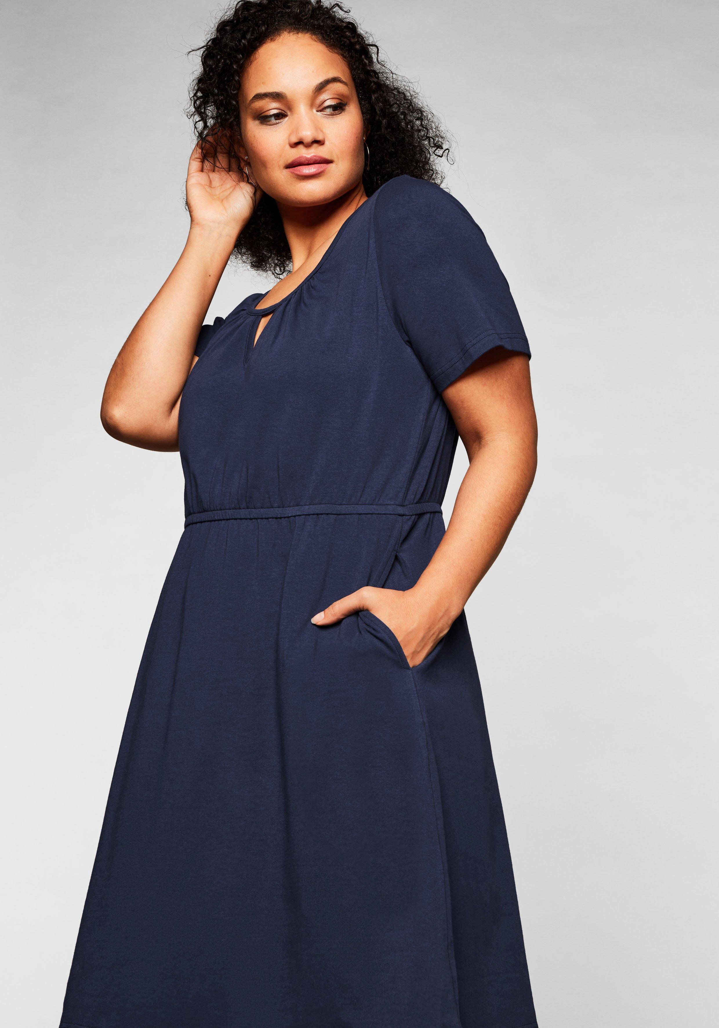 Jerseykleid mit Cut-out am Ausschnitt