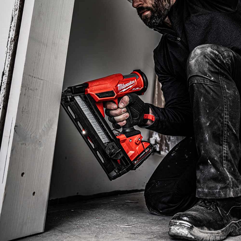 MILWAUKEE 18V Fuel 16 Gauge 20 Degree Angled Finishing Nailer Skin M18FN16GA-0C