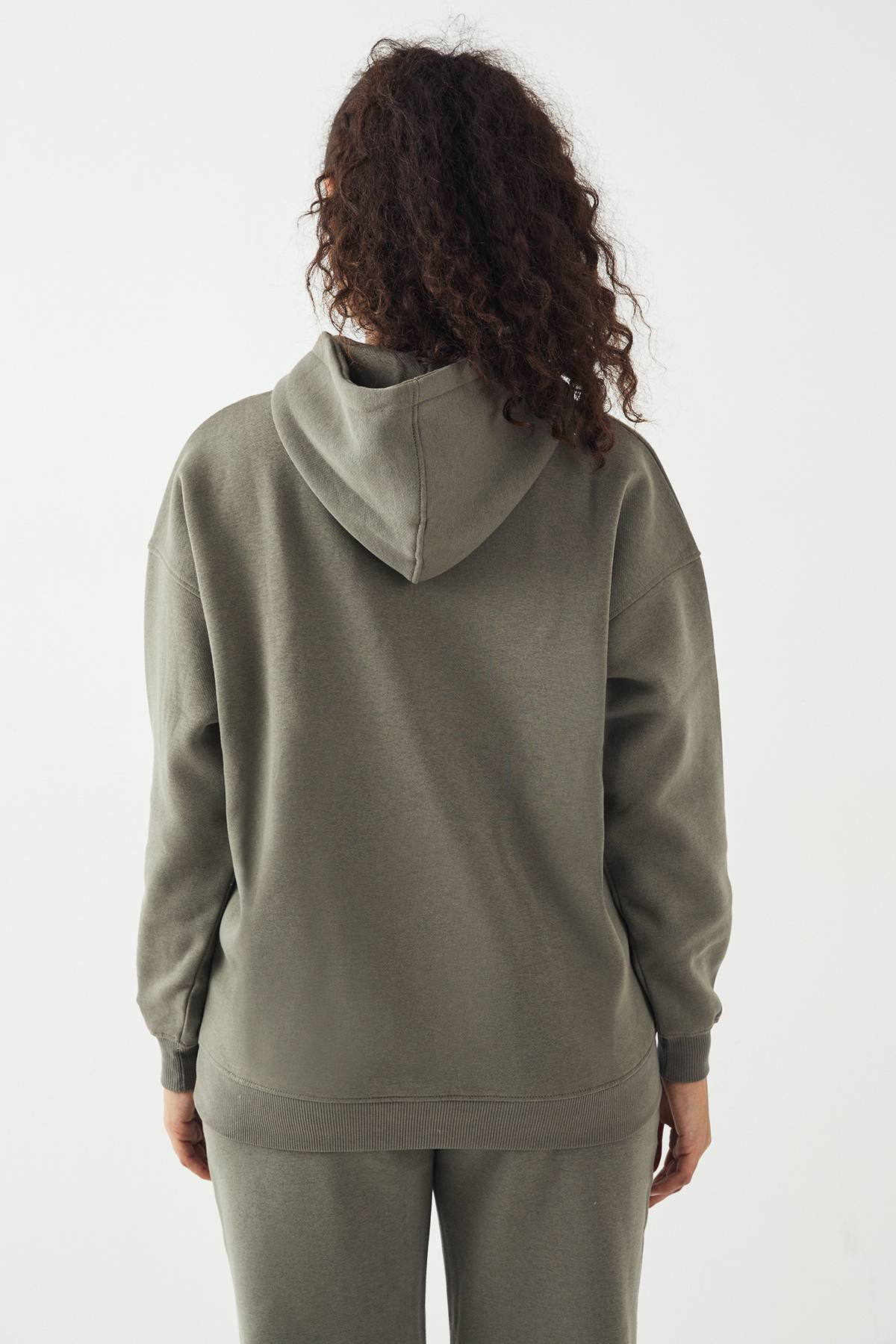 Sweat à Casynthétiqueche Surdimensionné DSGN Studio avec Appliqué
