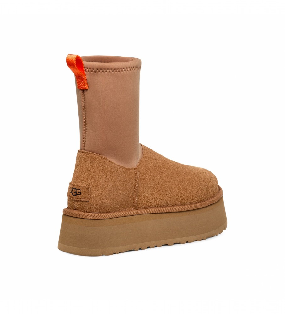 Botas UGG W Classic Dipper em couro marrom