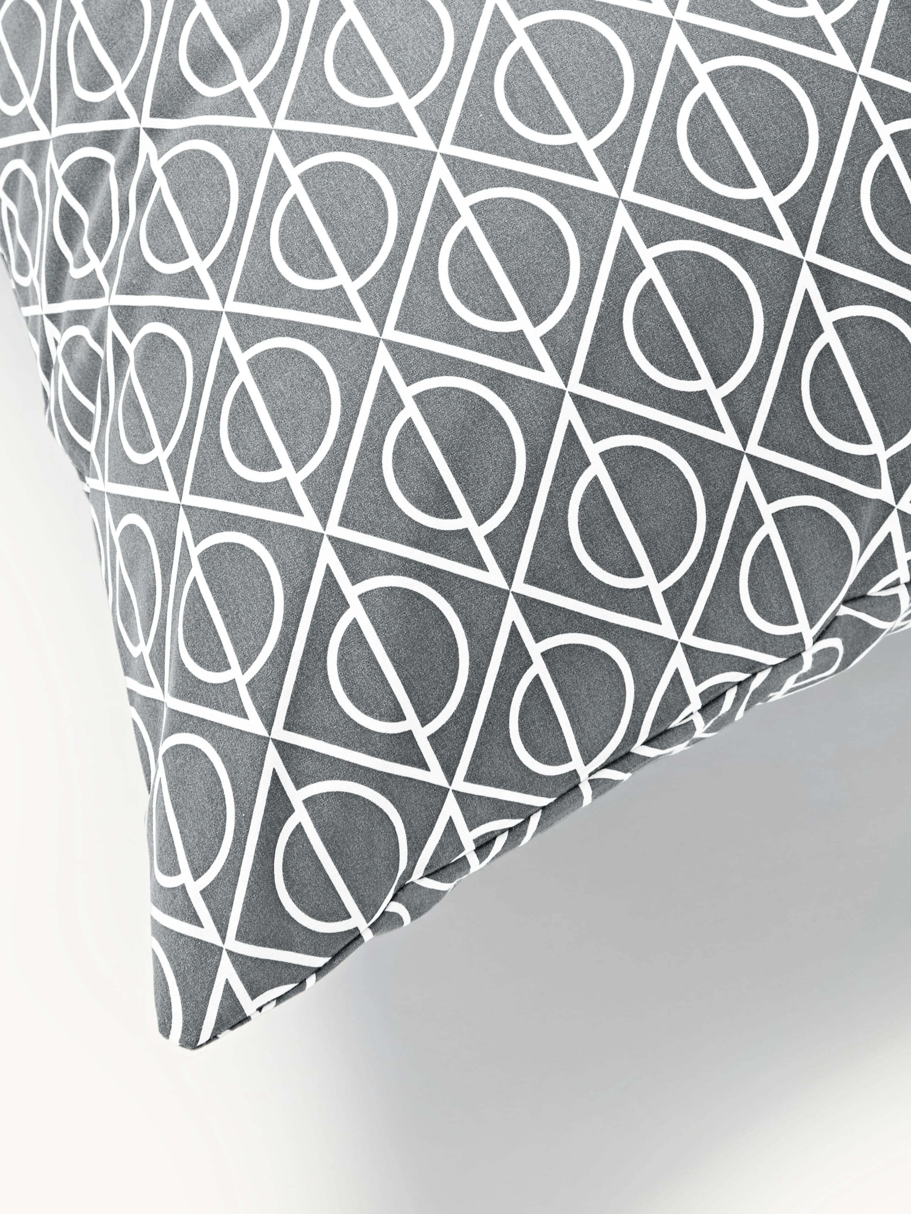 Katoenen kussenhoes Jella met geometrische print