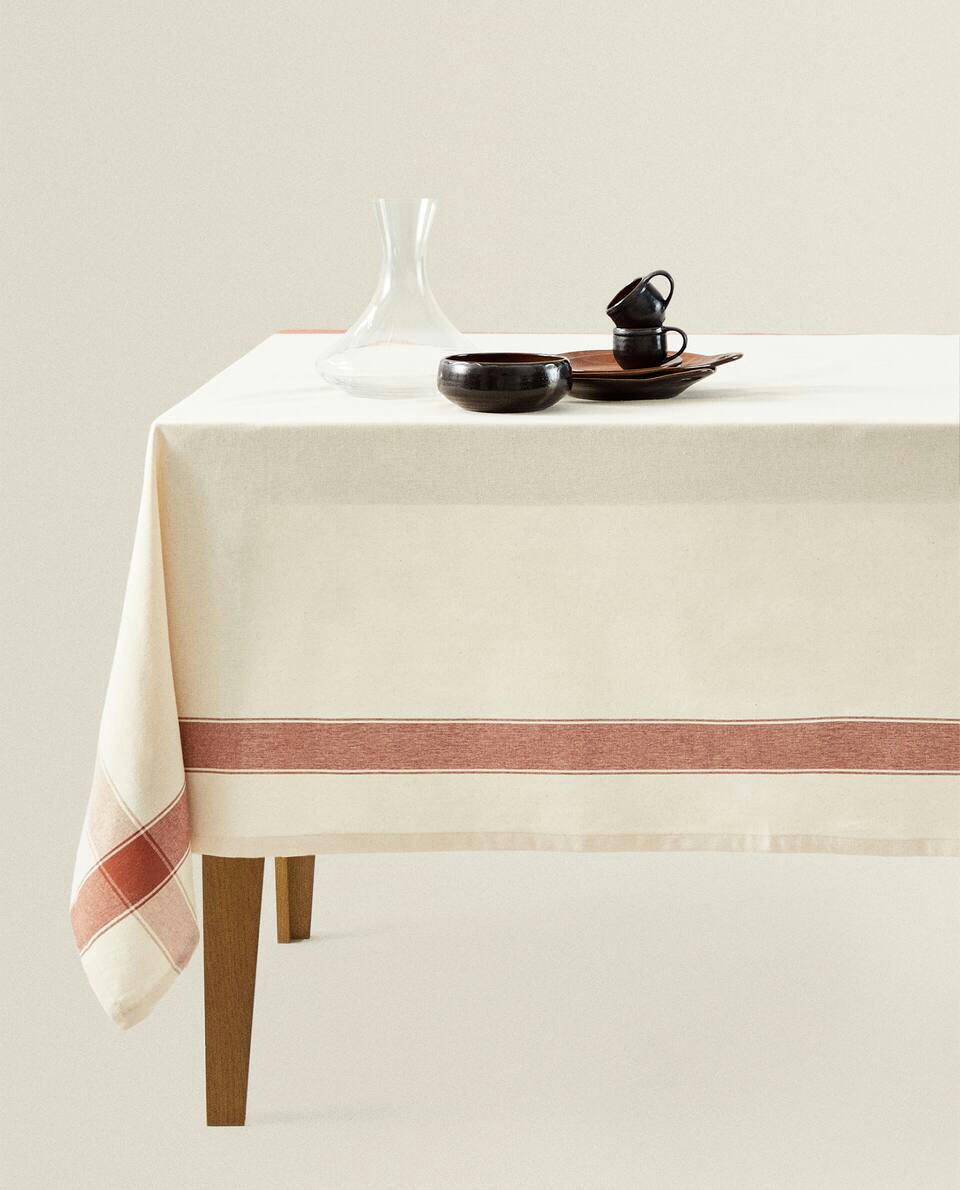 TOALHA DE MESA DE ALGODÃO COM FIOS TINGIDOS