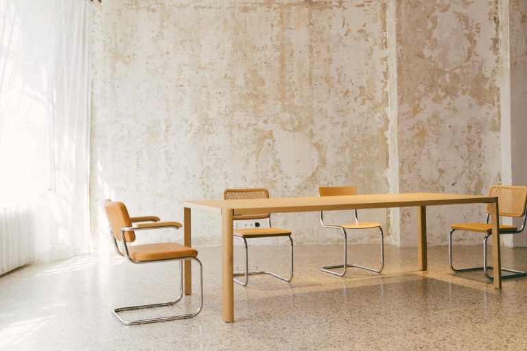 Thonet 1140 eettafel 200x100 eiken gebleekt