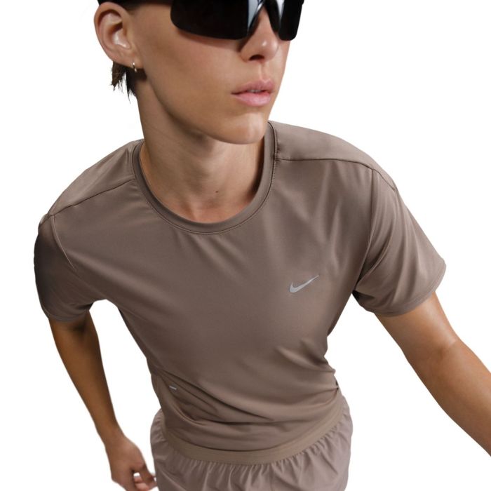 Nike Dame T-shirts Dri-FIT Swift SS Top Brun