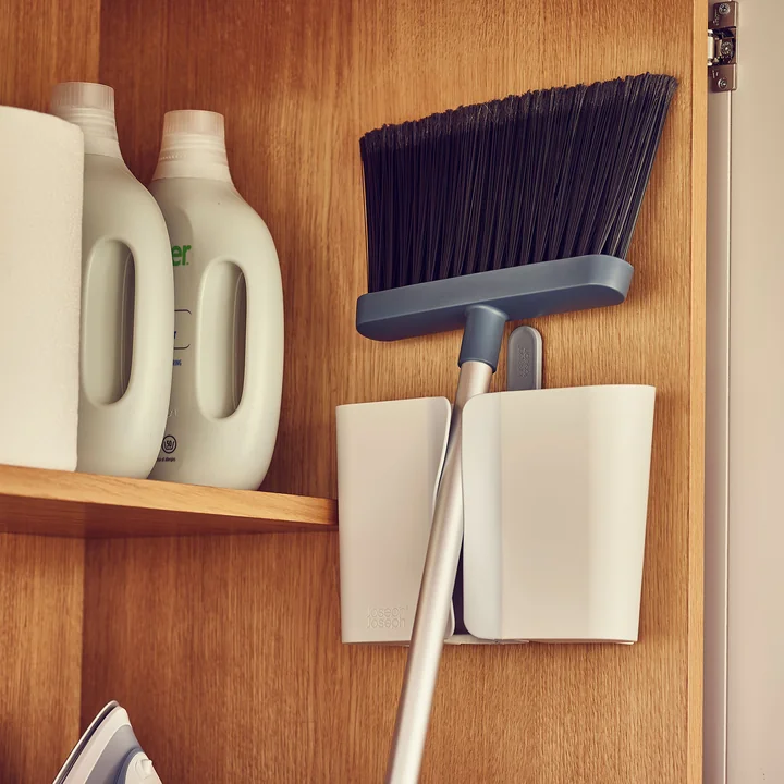 Joseph Joseph - CleanStore Besen, langborstig, blau