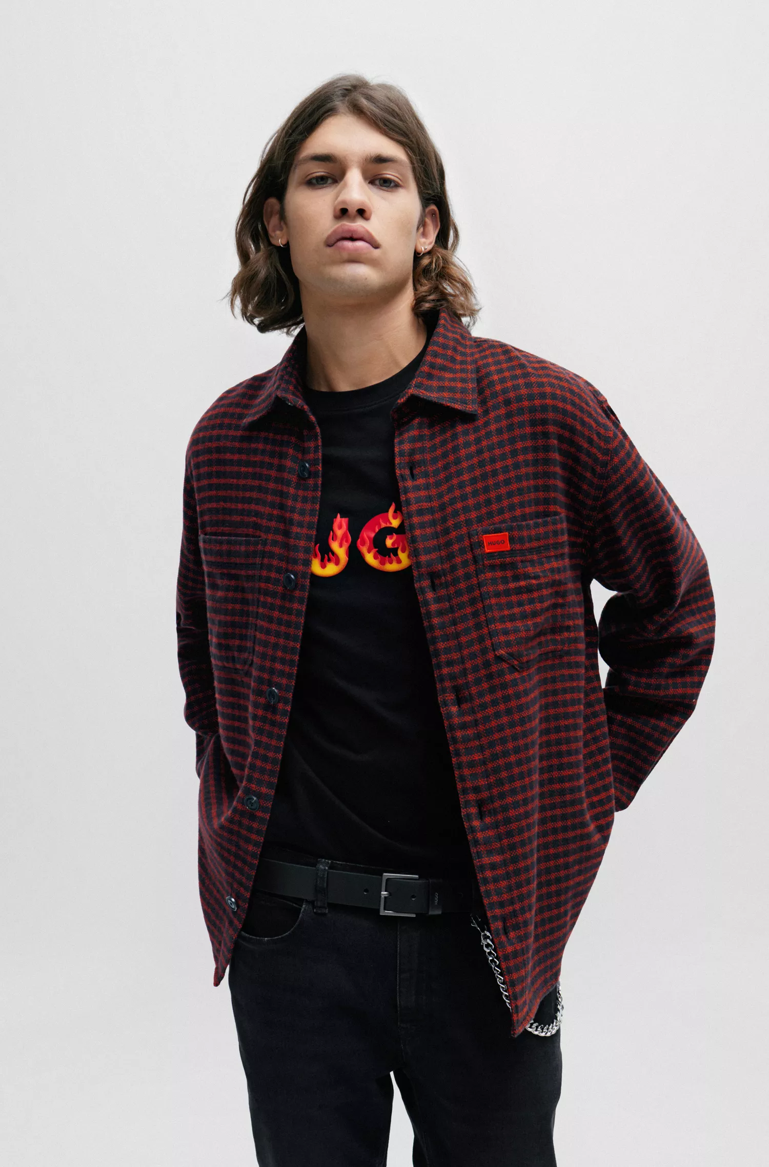 Camisa HUGO vermelha de modelagem oversized em flanela de algodão xadrez.